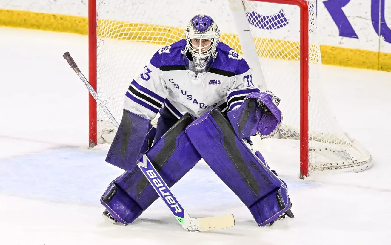 NCDC Alumni: Holy Cross Goalie Gale Named Semifinalist For Mike Richter Award NCDC Alumni: Holy Cross Goalie Gale Named Semifinalist For Mike Richter Award